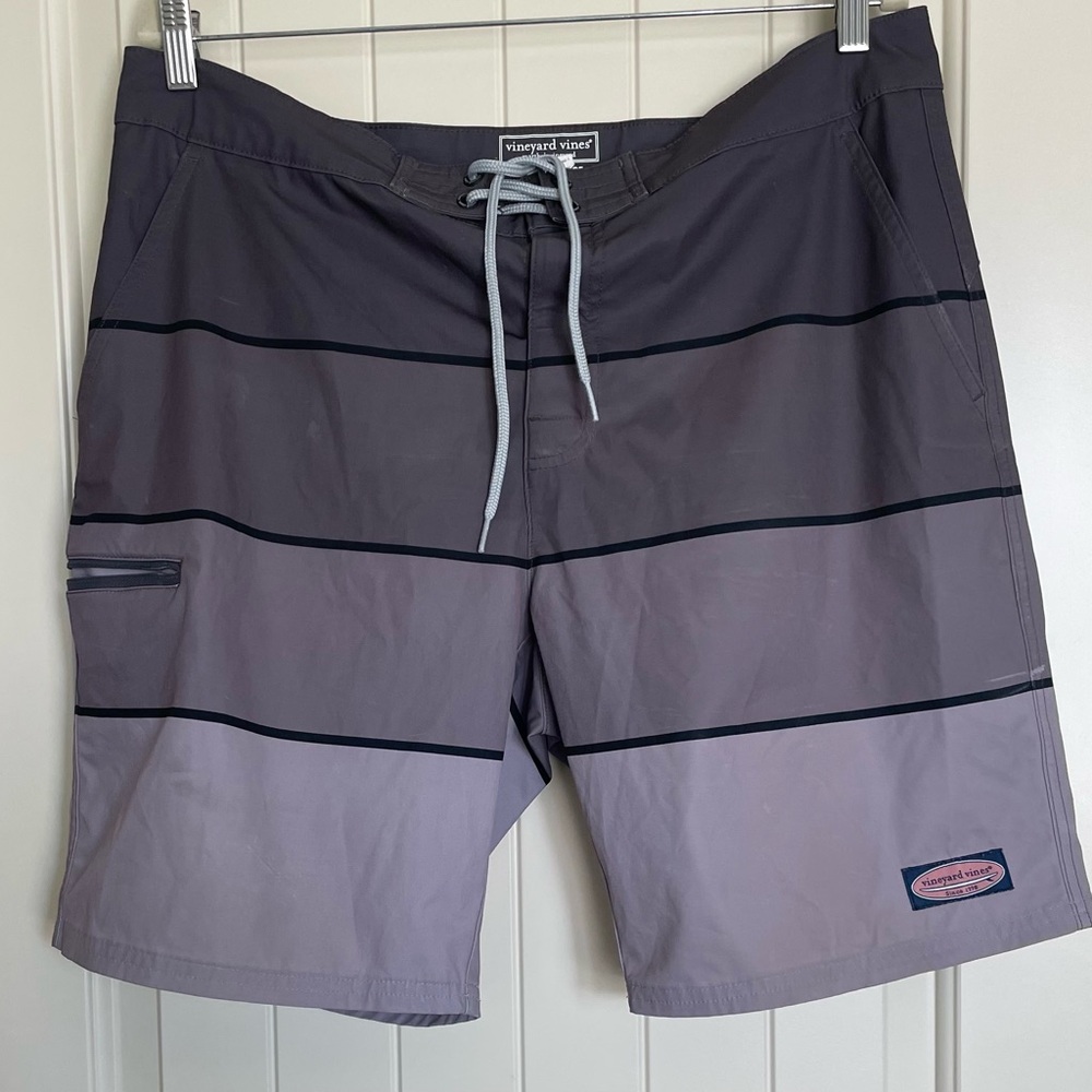Vineyard Vines Men's Gray Swim Shorts